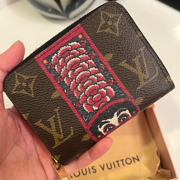 Louis Vuitton Brown and Red Wallet with Iconic Monogram and Unique Red Panel - Picture 2 of 12